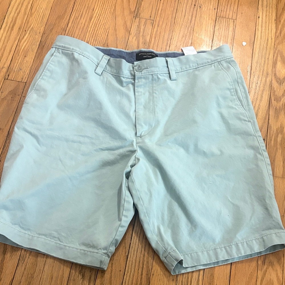 *Banana Republic Men's Soft Blue Flat Front Shorts Aiden Short